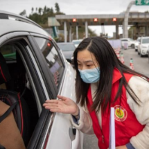 思想不松懈 行动不松劲