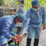 用文字记录、用镜头定格,一位社区居民眼中的战“疫”日常