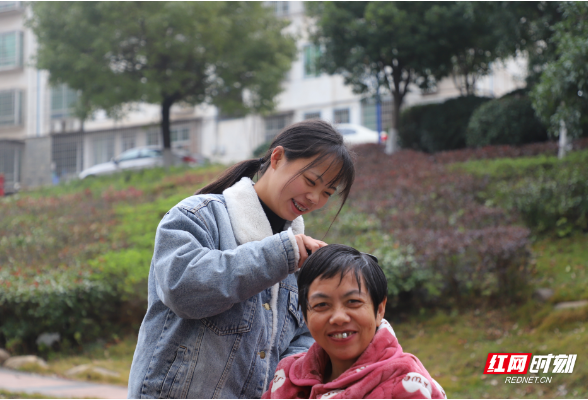 新时代 新雷锋 丨把雷锋的故事写在中华大地