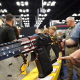 真相 |无力控枪,美国政客不过是利益集团的“提线木偶”