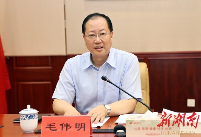7月6日下午，省委副书记、省长毛伟明在省民政厅调研并主持召开座谈会。.jpg