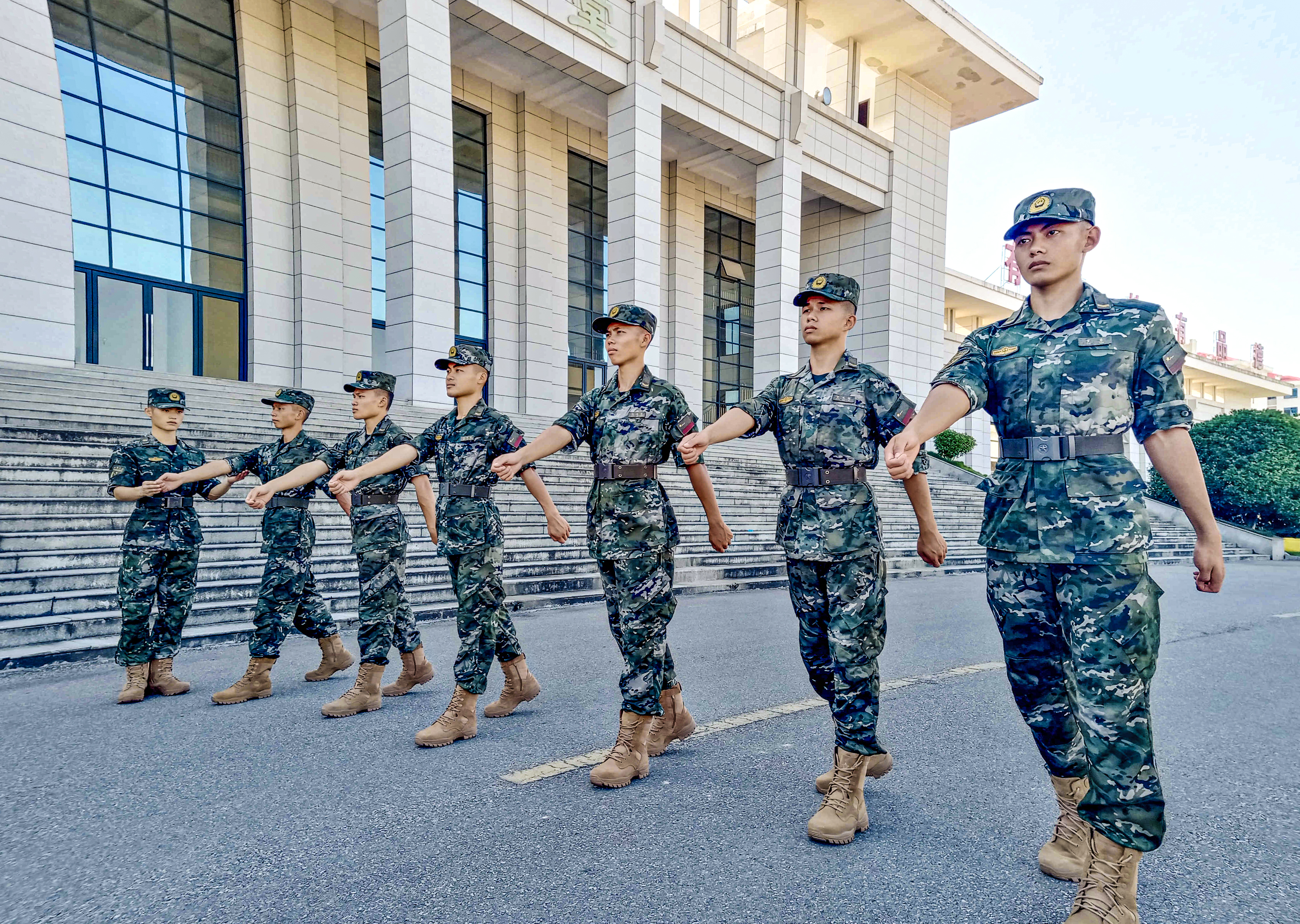 武警新式服装图片