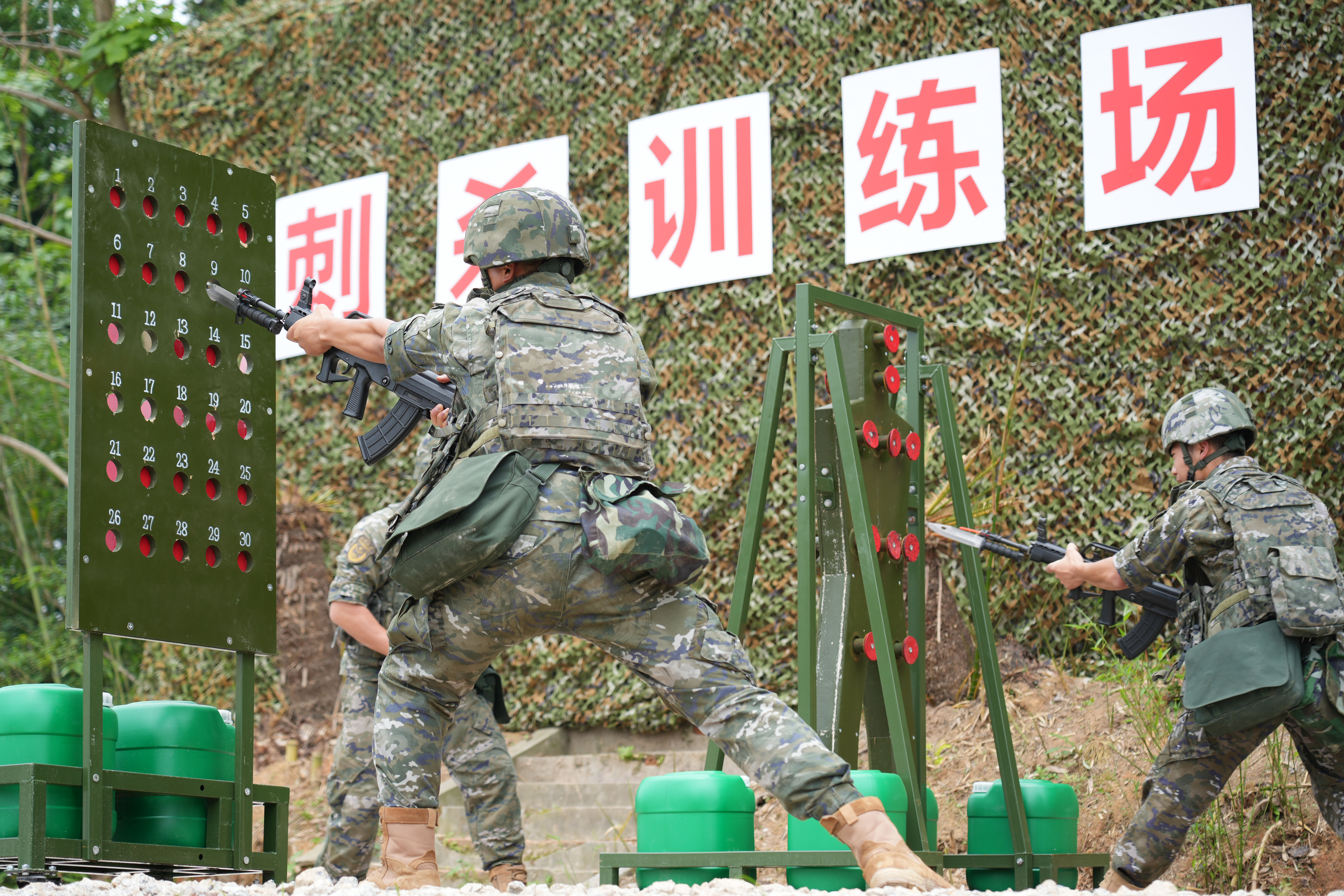 武汉武警训练基地图片