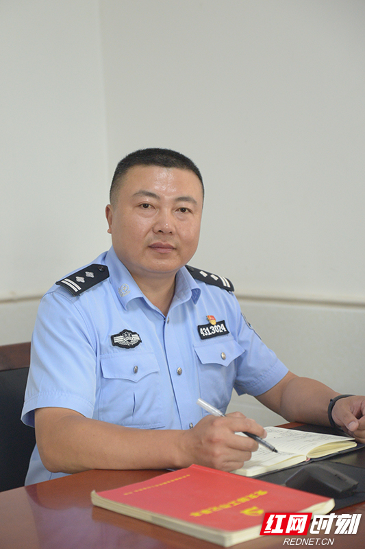 李彪.jpg 李彪.jpg