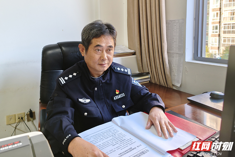 张建平.jpg 张建平.jpg