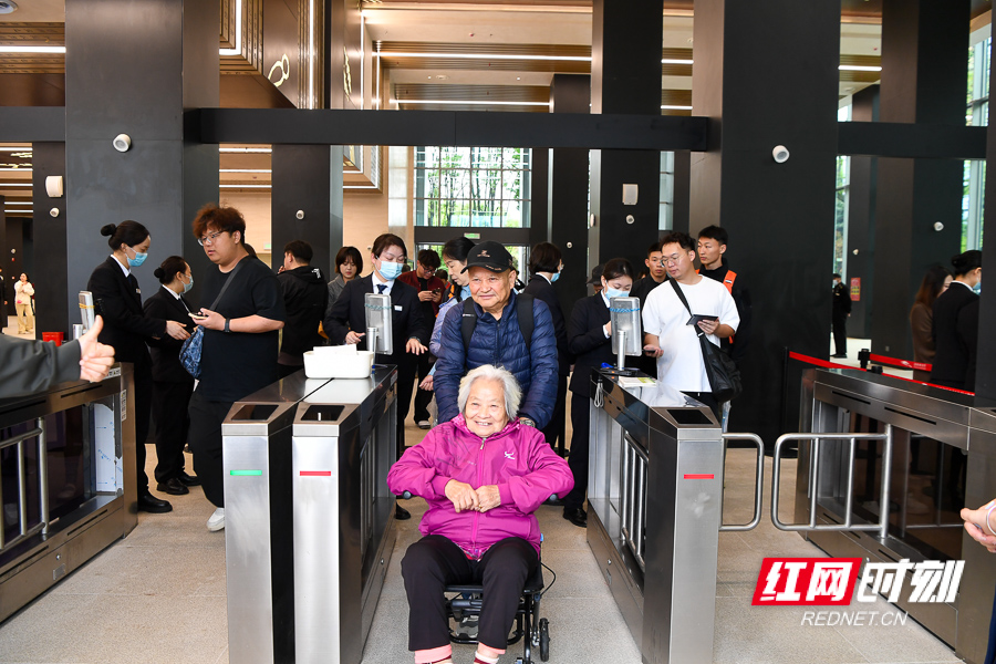 DSC_1945.jpg DSC_1945.jpg