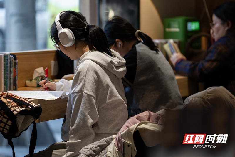 _ZBW4562.jpg _ZBW4562.jpg