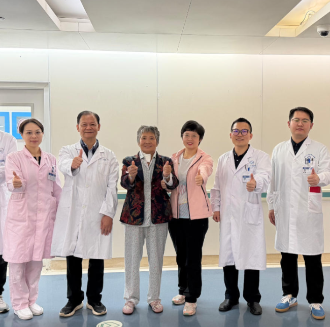 一家两代人,五年医患情! 湘雅三医院为母女俩破解脊柱难题