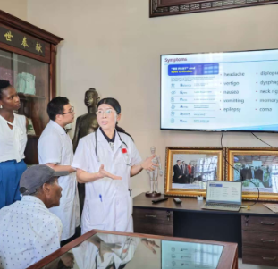 援津医疗队举办“世界卒中日”科普活动