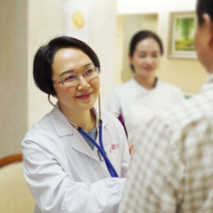 “最美医者”吴静:像青山一样,守住生命的重量