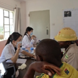 中国援津医疗队赴津巴布韦中部省矿区义诊