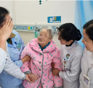 温情诊疗,守护102岁奶奶“控糖”之路