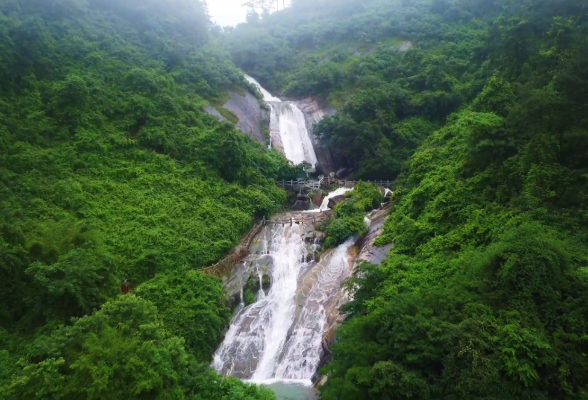 “飞阅”南岳丨水帘洞：青山白练 自在人间