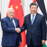 习近平会见巴勒斯坦总统阿巴斯