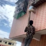 一根木头，救了一个孩子！