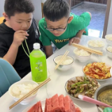 暖哭!6名昆明游客被中卫的哥“捡”回家的幸福3天