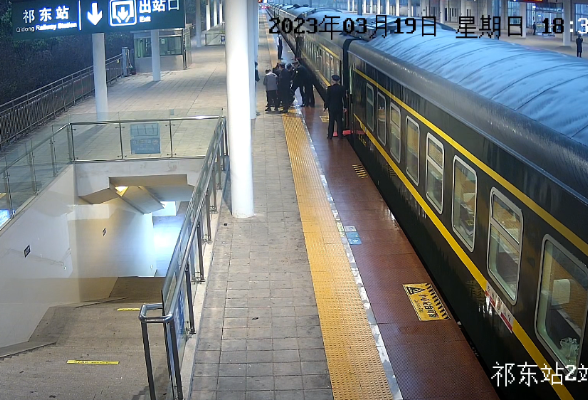 湖南祁东：K161次列车乘客突发疾病 车站、医院紧急救助