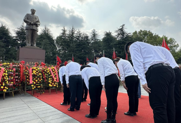 中建二局湖南分公司所辖党支部开展“缅怀一代伟人 汲取奋进力量”主题党日活动