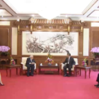 独家视频丨习近平会见基辛格：我们不忘老朋友