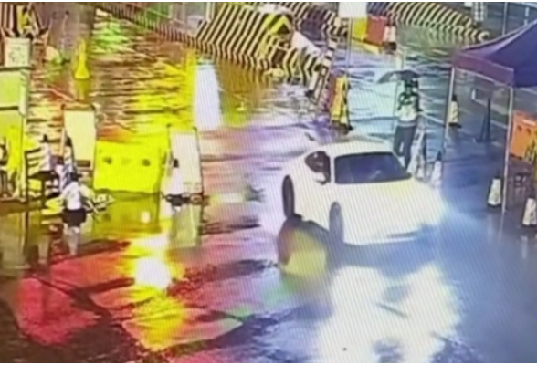 防疫当前还冲岗 保时捷可“铐”电动车也“拘”