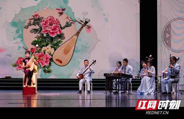 第十一届中国曲艺牡丹奖《昭君出塞》演出现场.jpg