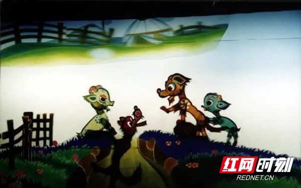 皮影戏《会摇尾巴的狼》_副本.png 皮影戏《会摇尾巴的狼》_副本.png