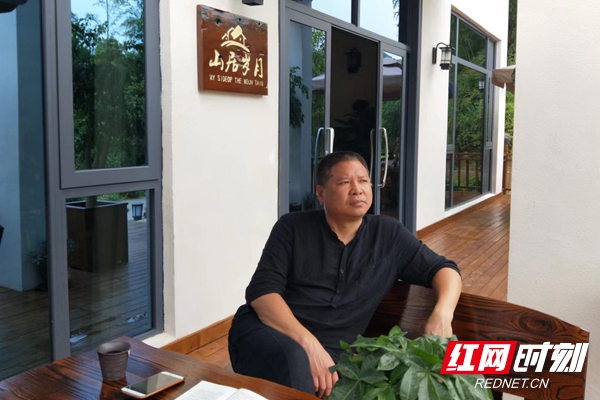 杨震个人照_副本.jpg