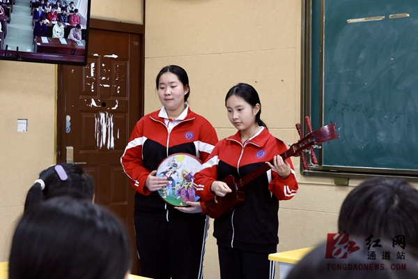 当侗琵琶遇上新疆手鼓 (1).jpg