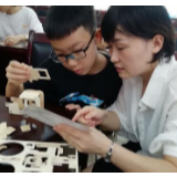 榫卯奥妙入童心 社区传承匠人魂