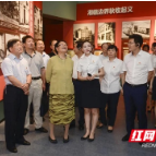 从“全职太太”到“星级讲解员”的红色情缘