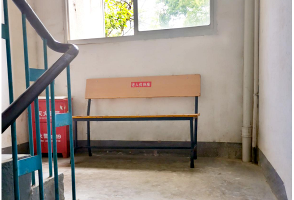 清水塘社区吹好“哨”解难题