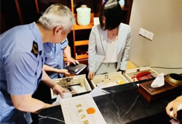 楼上旅馆楼下酒吧 江景宅变“江景铺” 开福区严查违规“住改商”