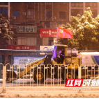 雪到人到保畅通   他们是风雪中的“守夜人”