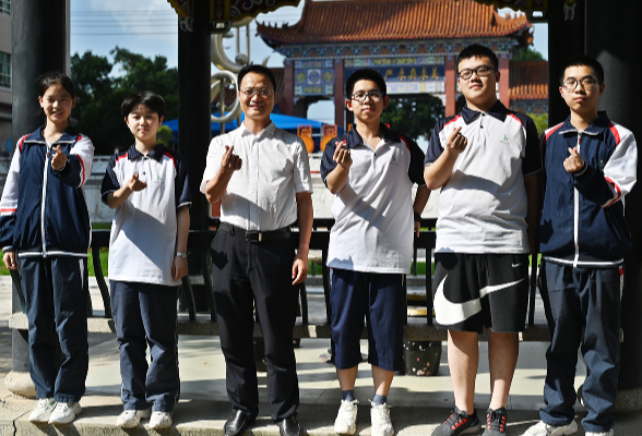 衡阳市第八中学校长文思源：书写属于每个人的故事