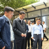 周海兵调研长郡中学周边安全环境整治提升工作并检查“菜篮子”工程