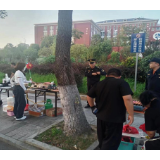 网格“吹哨”部门报到 优化校园周边环境