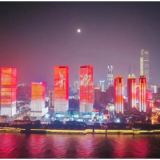 祝福祖国！开福街头披上“中国红”