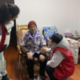 “敲门行动”入网格 织密社区安全网