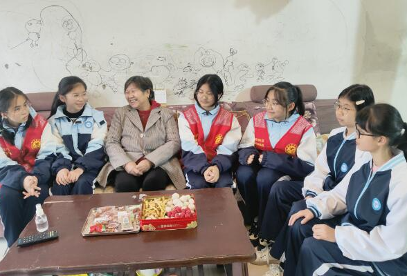 郴州市第八中学：助力旅发大会 志愿行动在路上