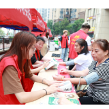 公益集市来到“家门口” 文明实践开出“遍地花”