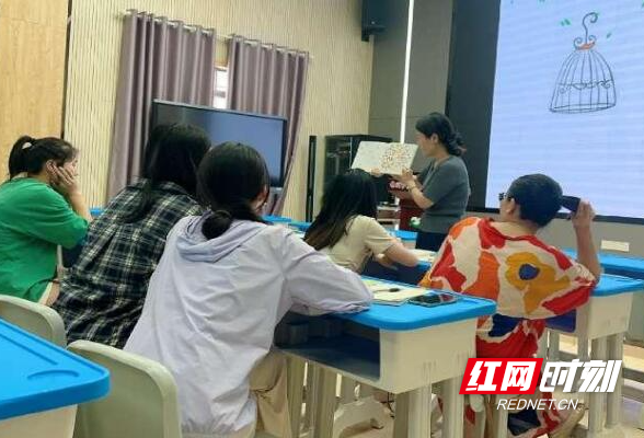 株洲市樟树坪小学：绘本阅读培训，开拓教师教学思路