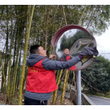 春日尽染“志愿红” 雷锋精神永传承