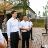 周海兵在望城区宣讲习近平总书记考察湖南重要讲话和指示精神并调研乡村振兴、“菜篮子”等工作