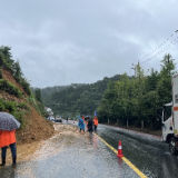 闻“险”立动 合力守护路域平安
