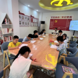书香驱散暑热 阅读浸润心田