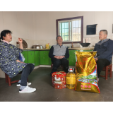 回馈桑梓情意浓 情系家乡助发展
