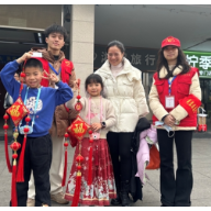 团圆路上，还有这些温暖相伴