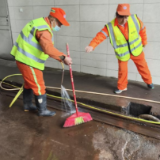 坚守环卫二十载，“夫妻档”为城市文明写下温情注脚