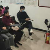 “银发课堂”接地气入人心 长沙社区创新消防安全教育