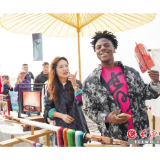 向世界直播山水洲城的魅力！全球顶流网红“甲亢哥”开启长沙Citywalk